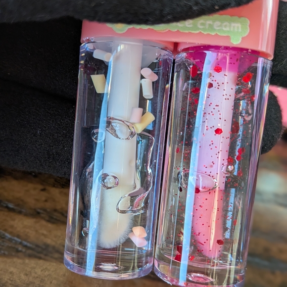 Cute Girls Moisturizing Lip Gloss, Fruity Glitter Lip Gloss (1pc) - Picture 4 of 6